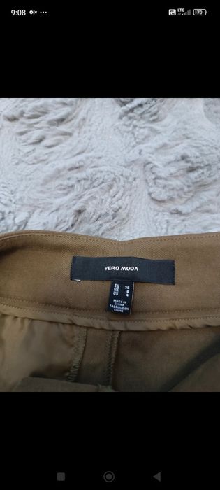 Spodnie cygaretki khaki Vero moda