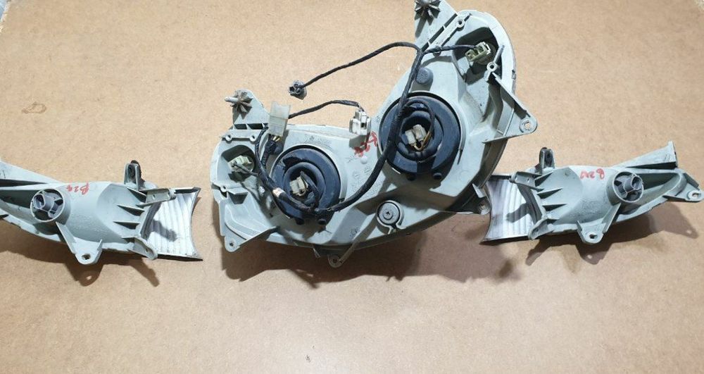 Фара передня Suzuki Burgman 200