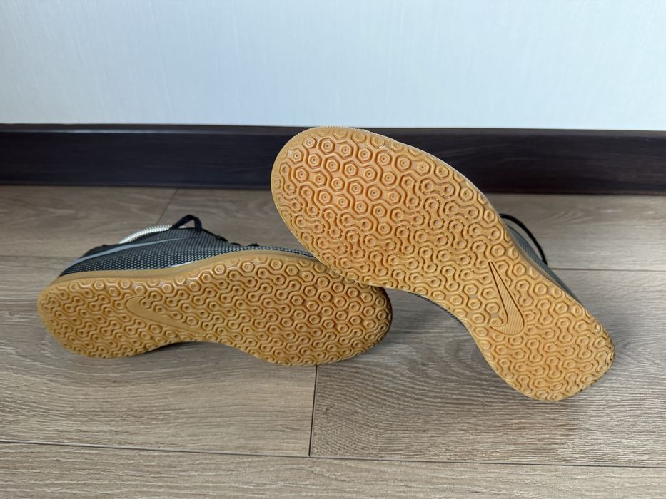 Футзалки Nike 38 розмір