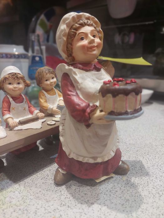 Figurka piekarnia cukiernia pieczywo tort