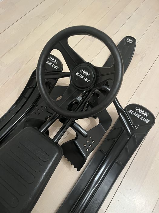 Nowe Sanki z kierownicą STIGA Black Line solidne skrętne jedno/dwuosob