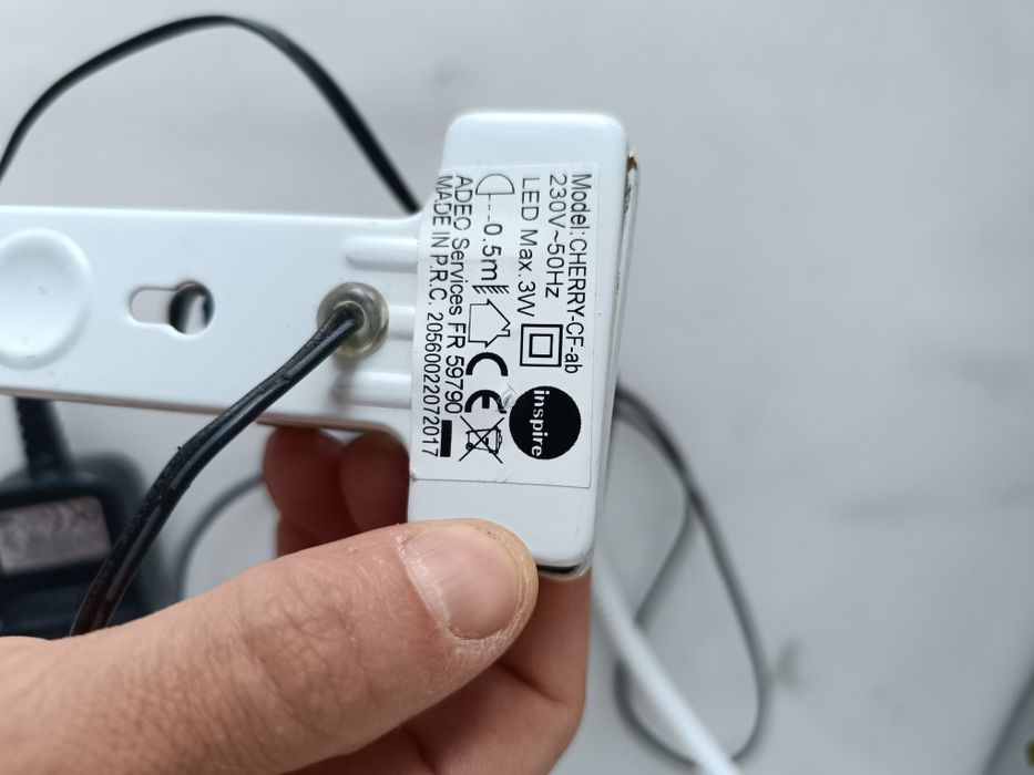 Candeeiro LED com mola