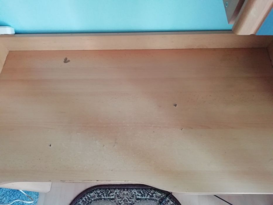 Комп'ютерний стіл
