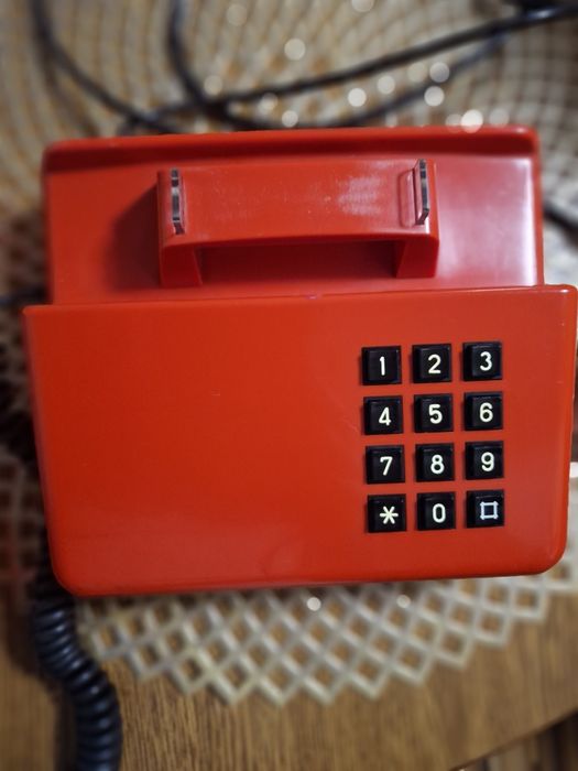 Kultowy Telefon PRL Tulipan RWT Telkom – Czerwony Vintage Design 1978