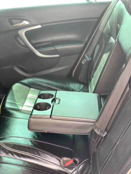 Автомобіль Інсігнія 2013