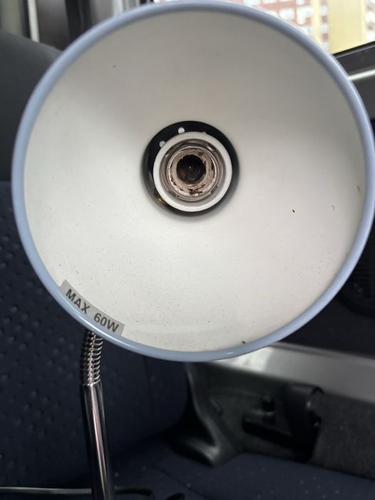 Lampka biurkowa – sprawna