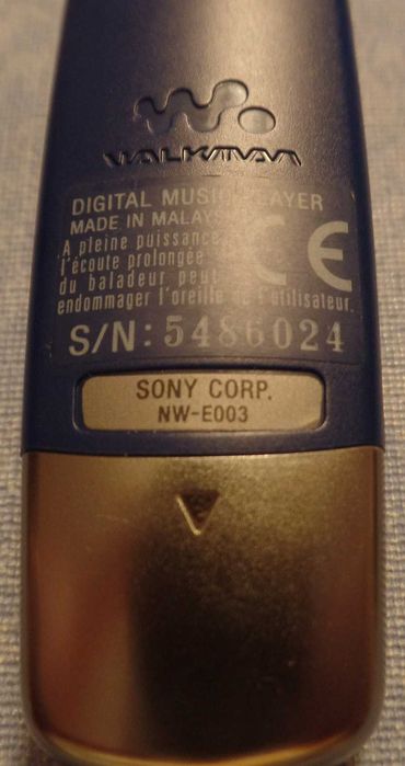 4 Leitores MP3 Sony Walkman – para peças ou reparação (Caixa Vermelha)