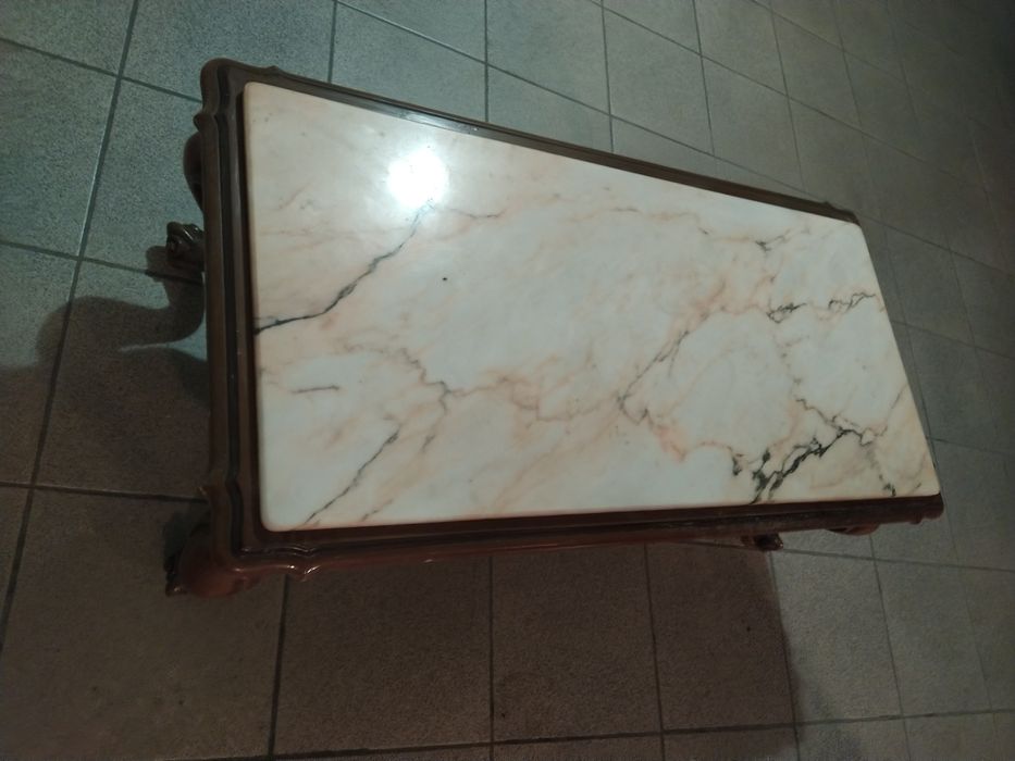 Mesa com pedra mármore