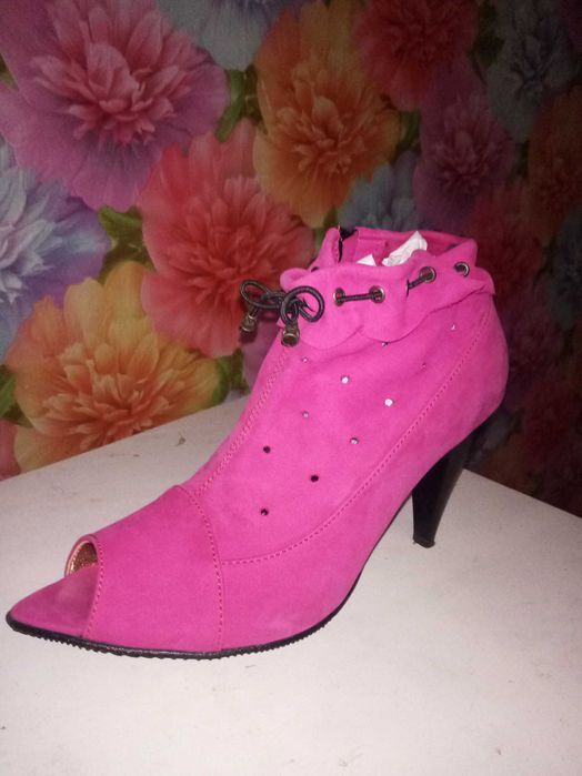 Туфли, ботильоны.