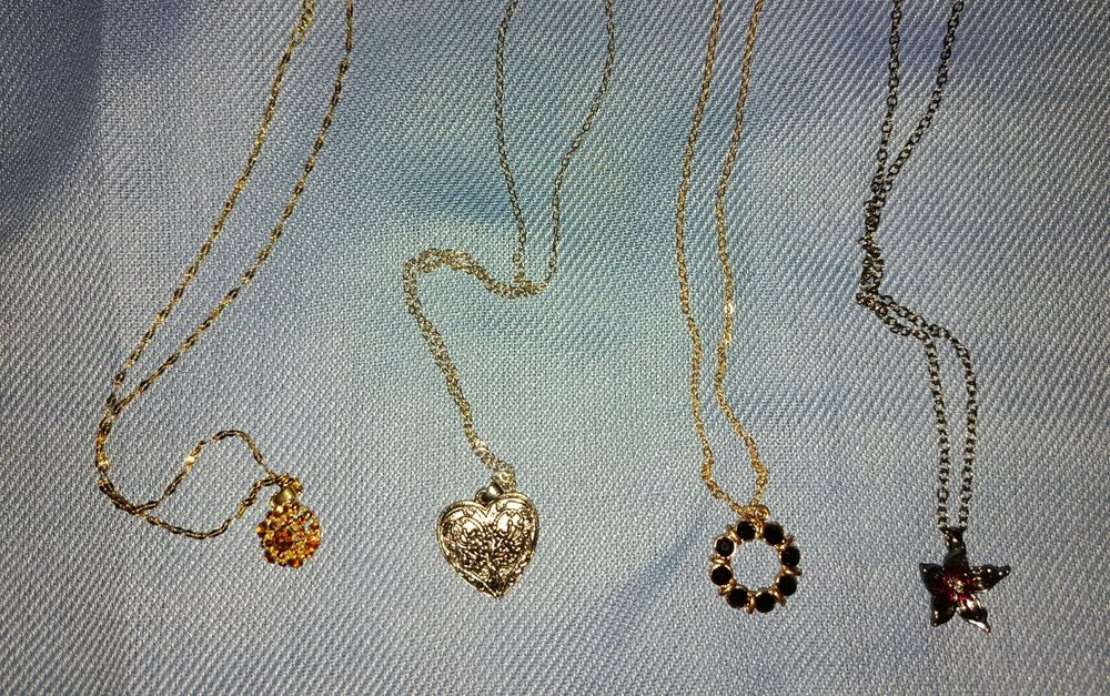 Біжутерія ,підвіски,кулони