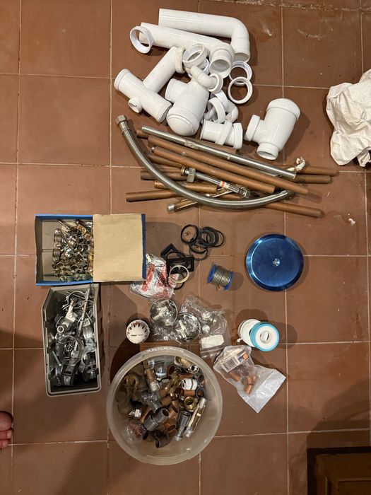 Lote de acessórios de canalização