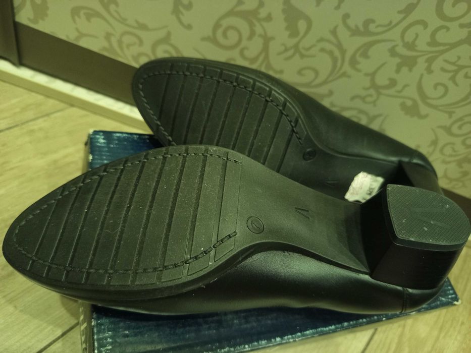 Sprzedam nowe skórzane buty brend  Alpina  r.7 (40)