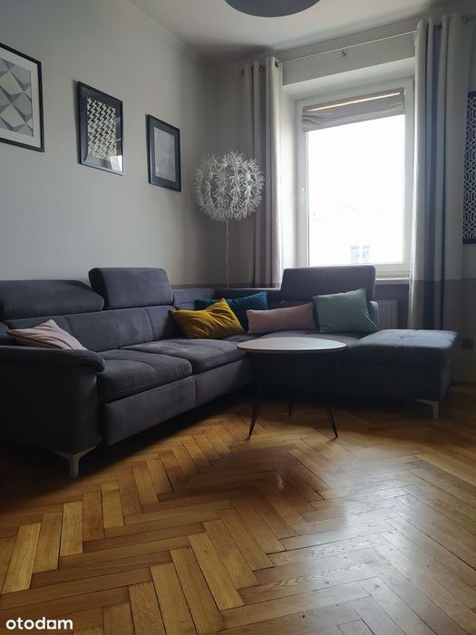Wynajmę przestronną kawalerkę z oddzielną kuchnią w sercu Mokotowa