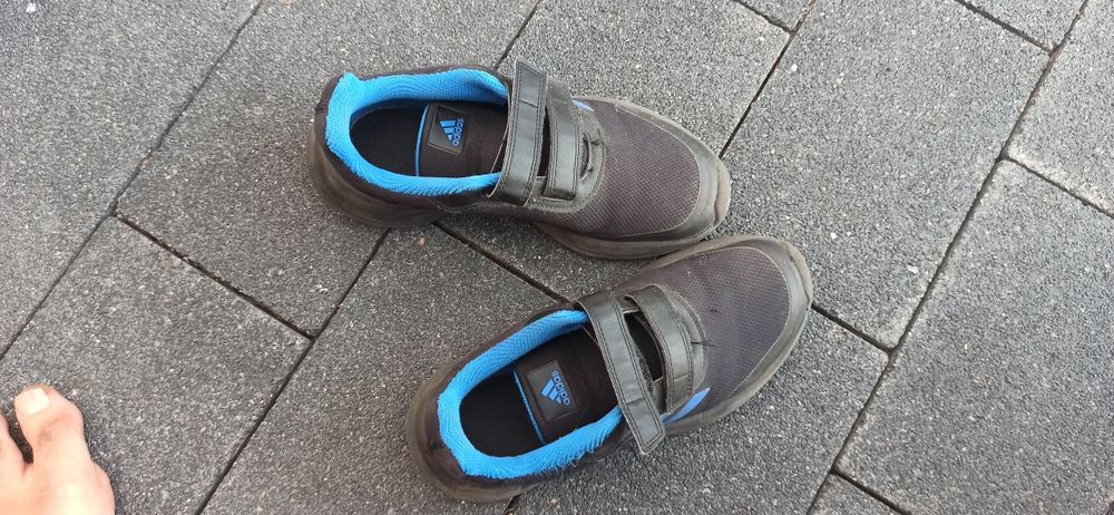 Do sprzedania buty sportowe Adidas, nr 36 2/3. Stan b. dobry. Polecam.