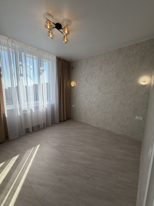 Продам 2-кімнатну квартиру в ЖК Атлант на Симона Петлюри, 28