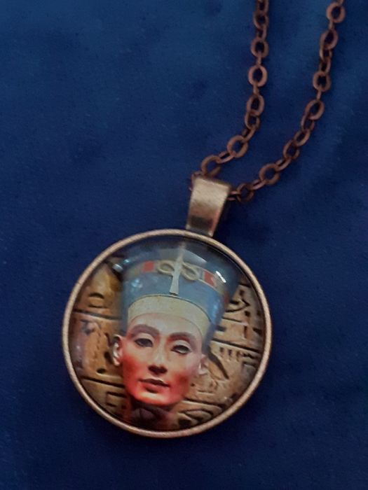 Corrente Pingente Medalha Rainha Nefertiti do Egipto - Piramide Faraó