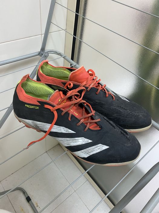 Chuteira oficial adidas