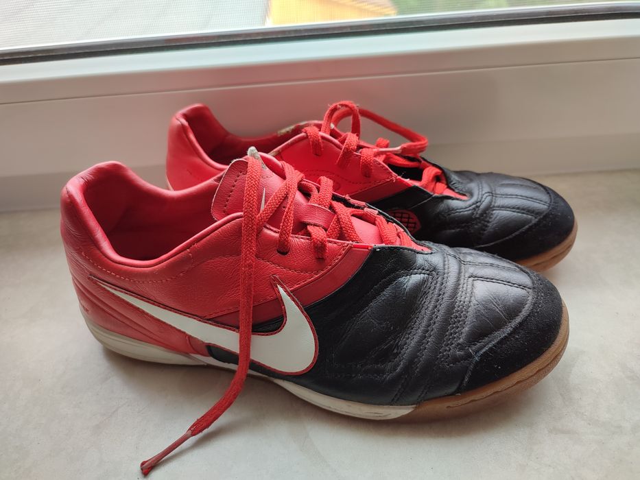 Buty sportowe Nike r 38.5