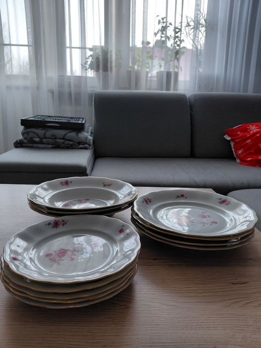 Porcelana Karolina lata 60/70 - talerze głębokie, obiadowe i małe