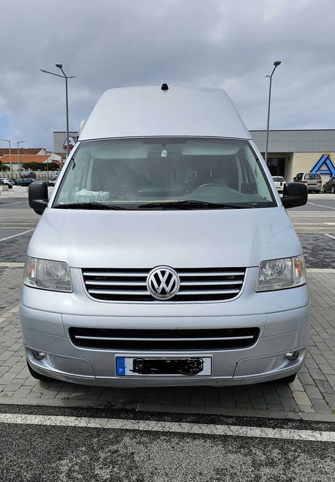 VW T5 Compacta, prática e funcional para duas pessoas