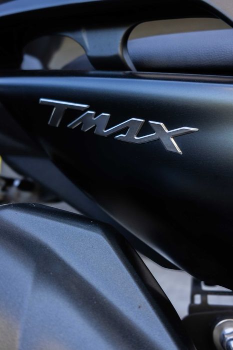 YAMAHA TMAX 560 Tech-Max - Como Nova!