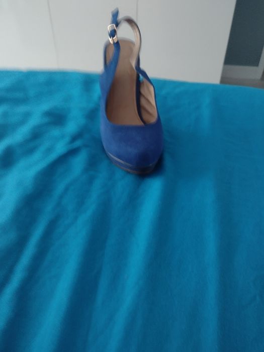 Praktycznie nowe  mega wygodne buciki raz zalozone