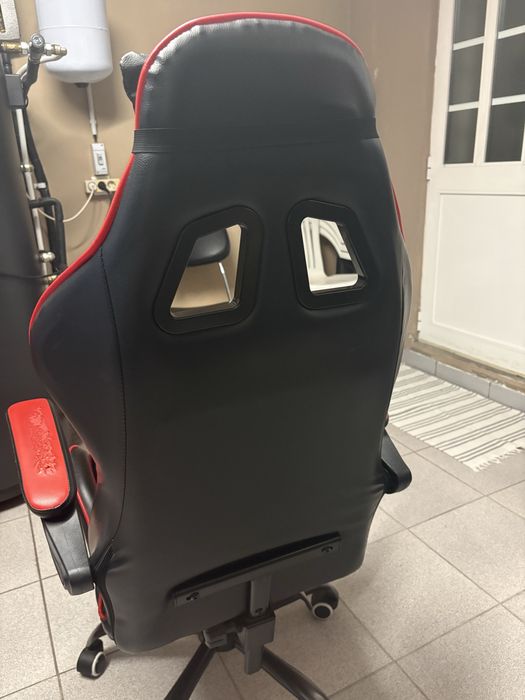 Cadeira Gaming Vermelha e Preta