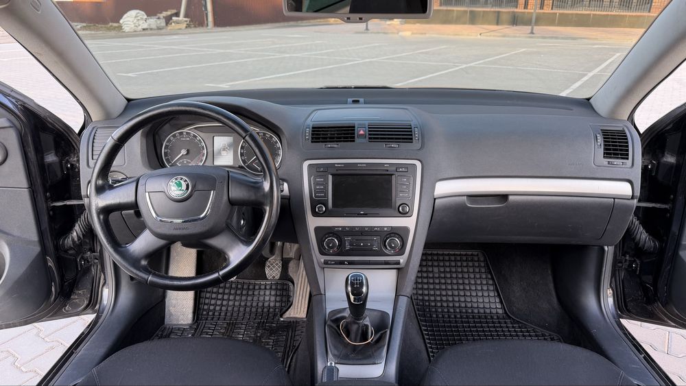 Skoda Octavia A5 FL  2012 1.6Tdi MT