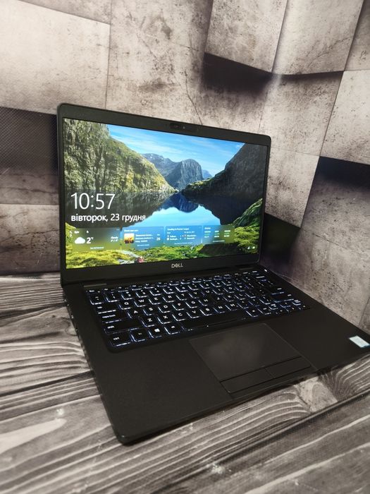 Dell 5300 13.3 FHD IPS i7 8665 16 ram 256 NVme Good Battery ноутбук