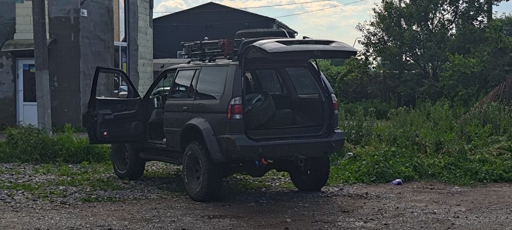 Mitsubishi Pajero sport, offroad tuned