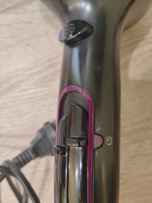 Фен Phillips ThermoProtect 2100 W