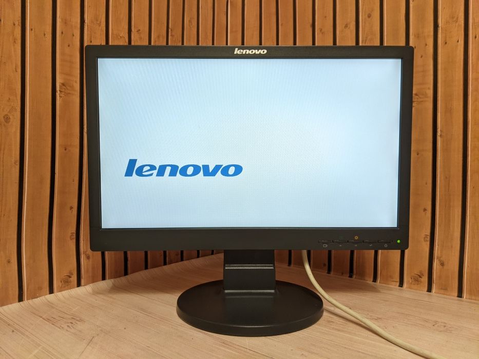 Продам монітор Lenovo D186wA (18.5")