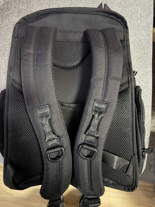 Tumi Alpha 3 pleca/ nowy/ zmetkami