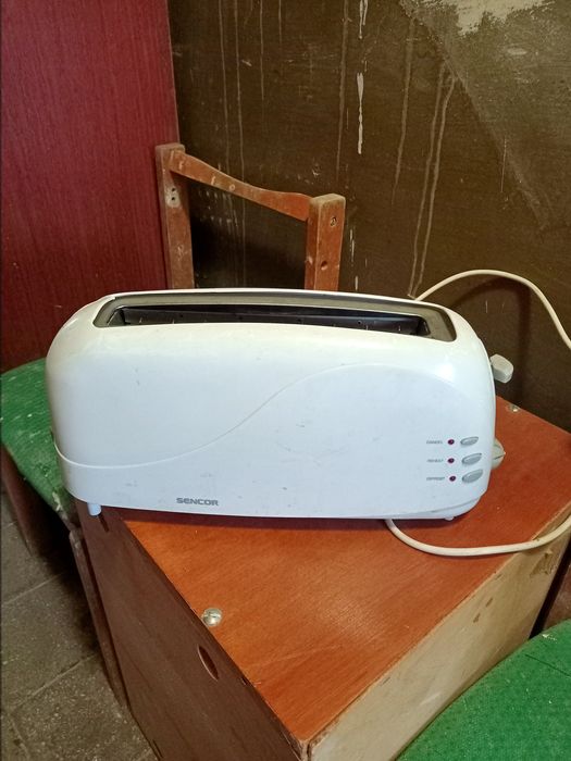 Тостер      продам