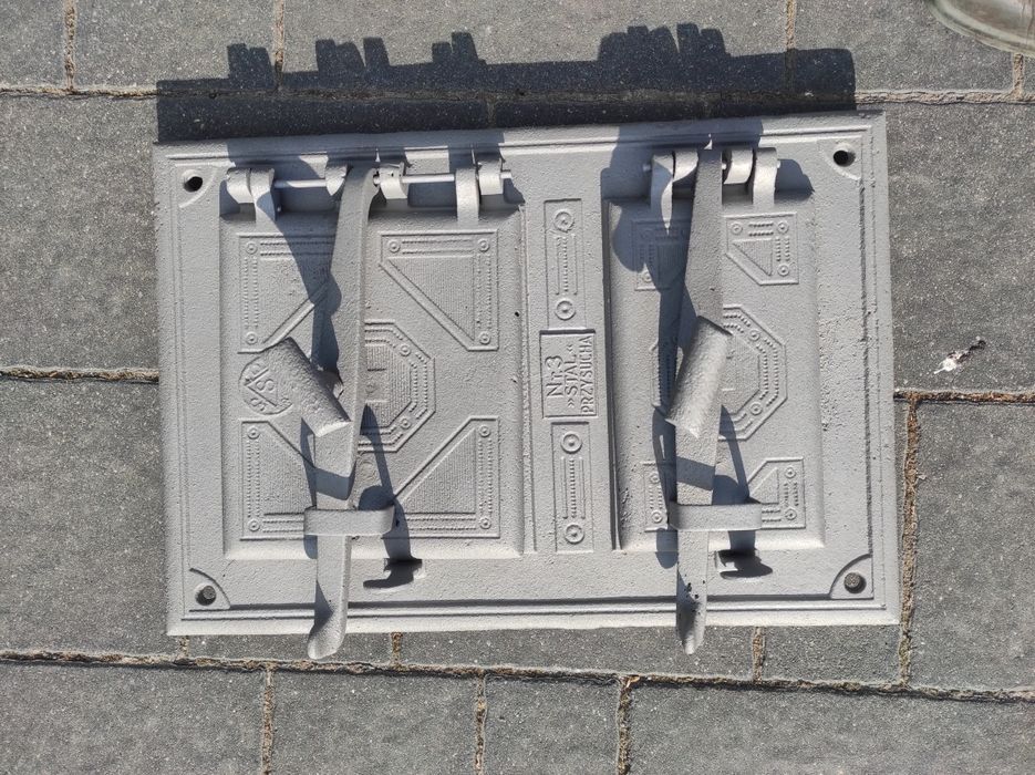 Drzwiczki żeliwne piec wędzarnia