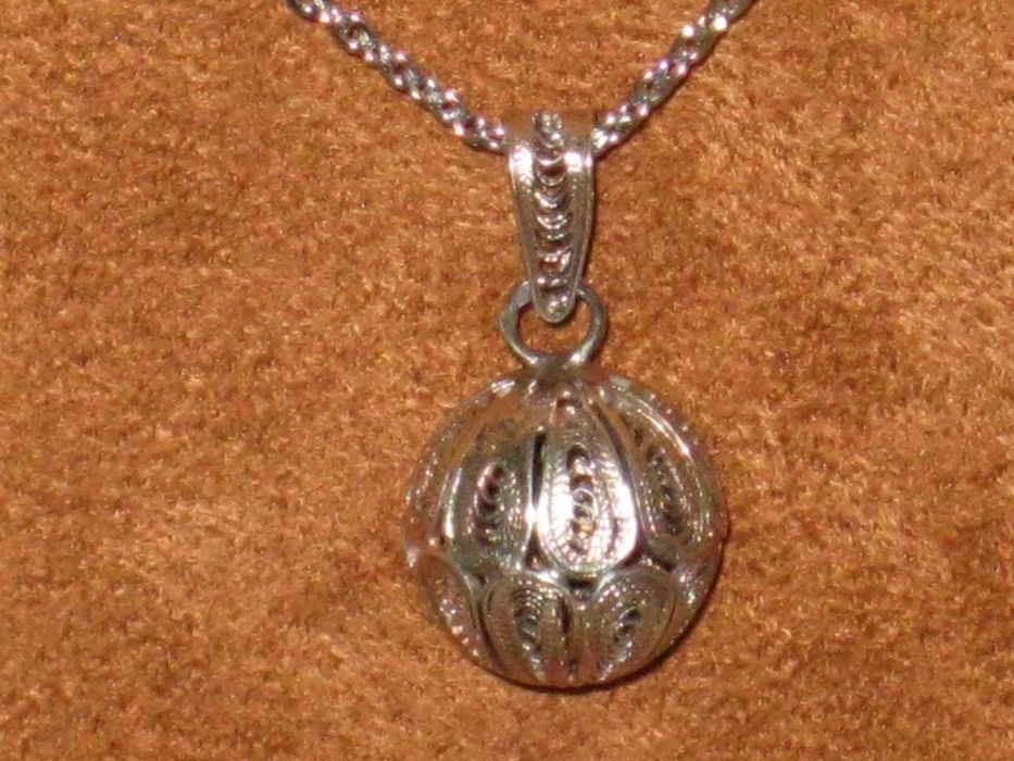 Medalha Filigrana Prata Maciça de Lei 835`/..  C/Contraste