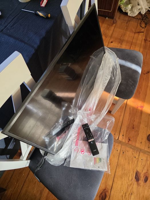 Телевізор 40 дюймів Kivi,  Smart , Android