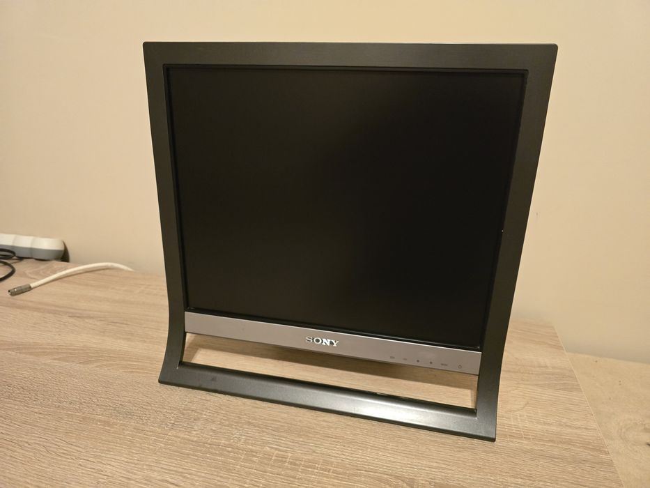 Monitor Sony sdm-hs75 wraz z okablowaniem