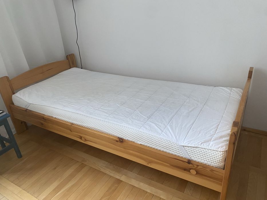 Solidne łóżko   90x200 cm lite drewno