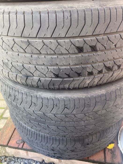 Продам резину с Лексус  размер : 235/55R19 цена 1 го  150грн