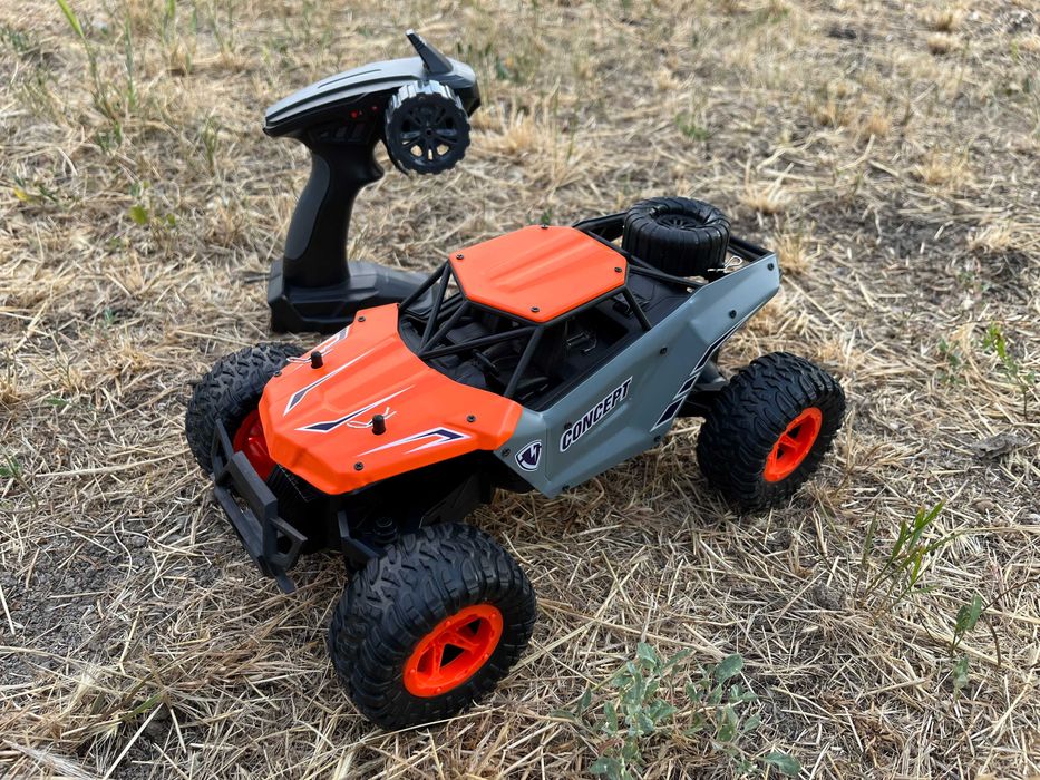 Машинка на пульту на радіокеруванні 1:16 ЯКІСНА ВЕЛИКА 2АКБ