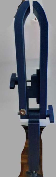 Suporte de mesa para coser pele á mão