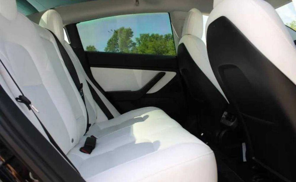 Продаж Tesla model 3 2019