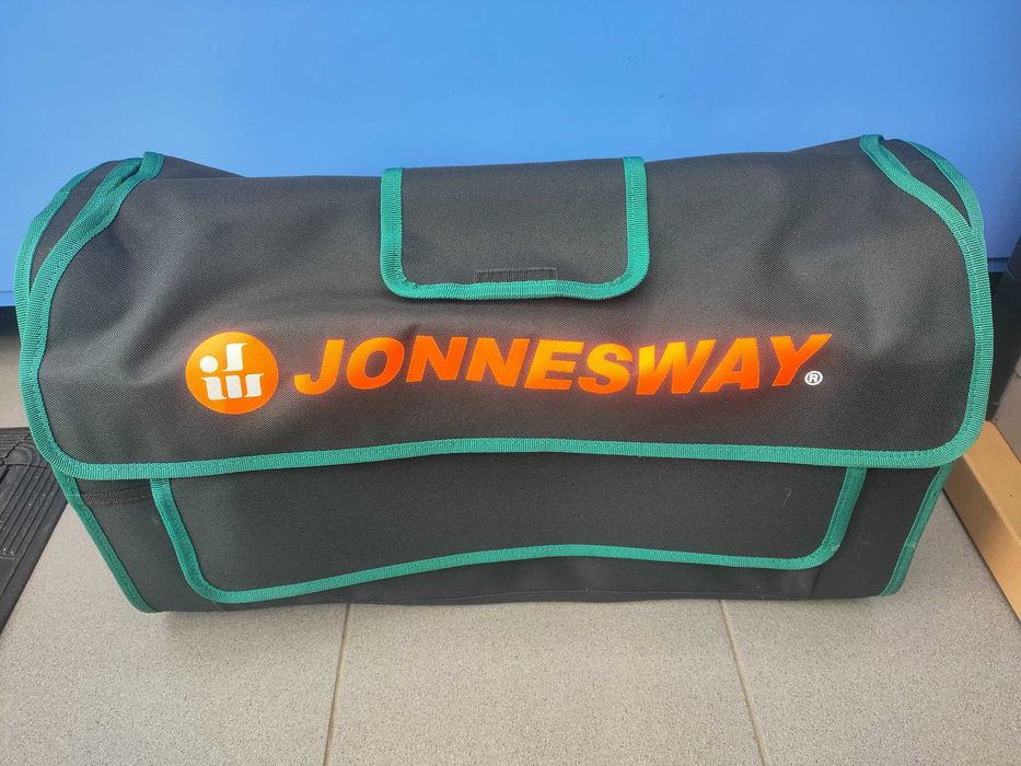 Mala vazia para ferramenta em tecido sintético e com pega metálica JW