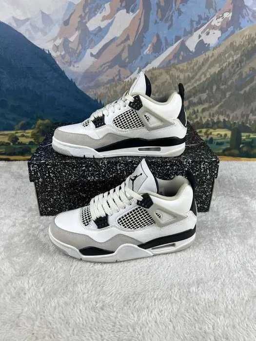 Jordan 4 Retro Military Black R.40