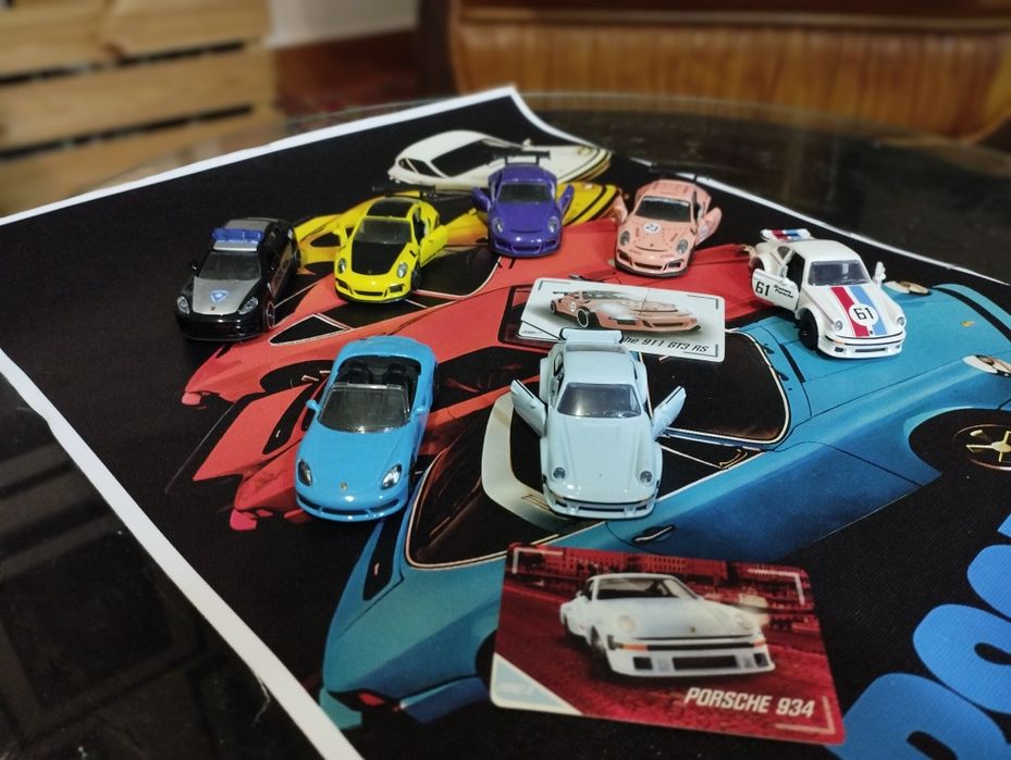 Conjunto Porsche Majorette (7 unidades) 1/64 + tela 911 para quadro