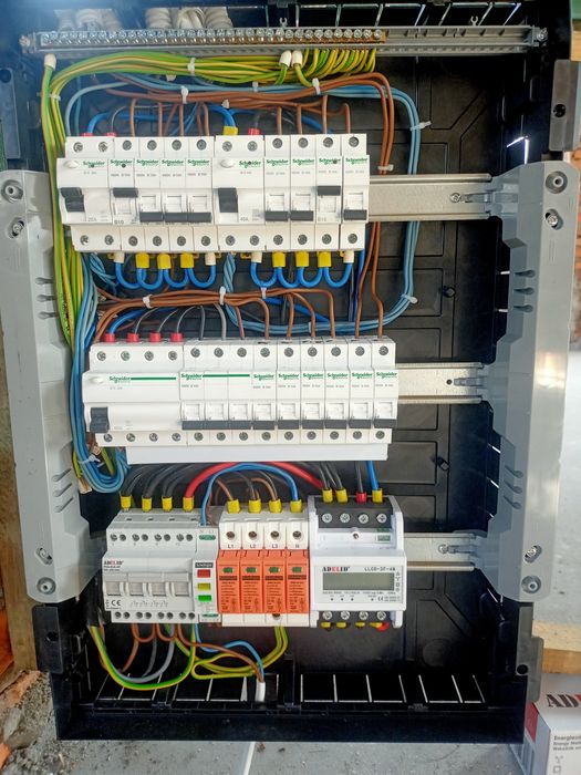 Elektryk, instalacje elektryczne