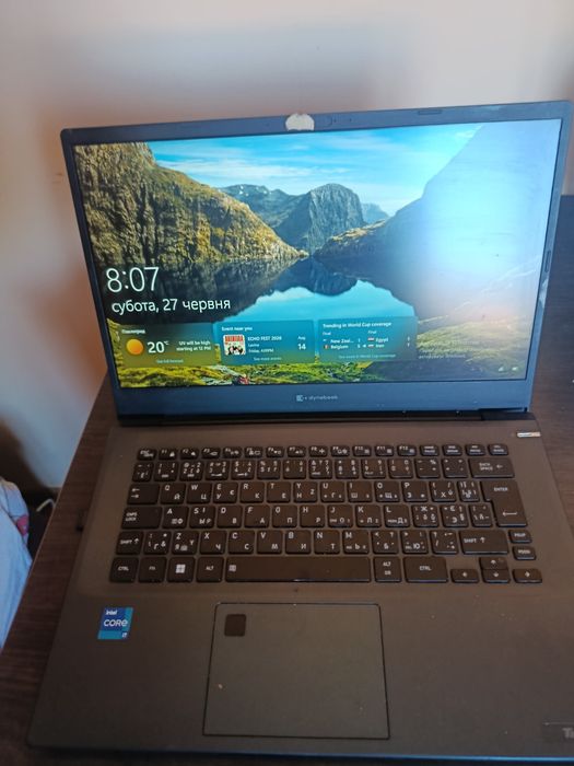 Toshiba Dynabook Tecra A40-K з процесором Intel Core i7 сенсорний екран
