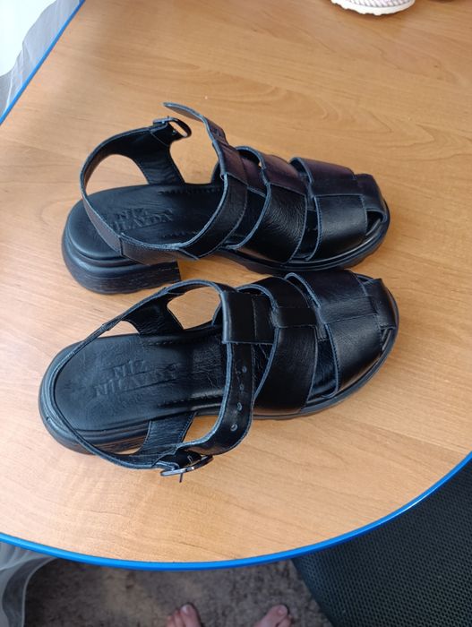 Женские босоножки