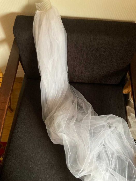 Весільна фата в ідеальному стані